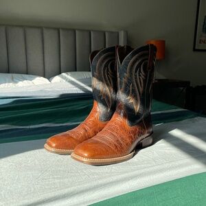 Ariat Men's Plano Gingersnap Brown and Blue Bantamweight Wide Square Toe Cowboy